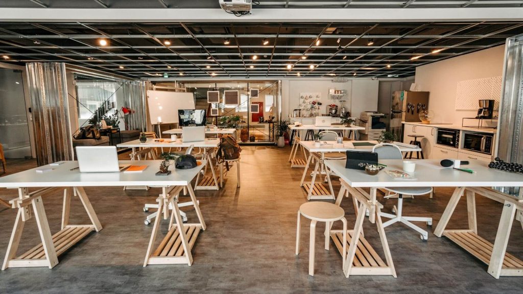 Choosing the Right Collaborative Working Space for Your Needs